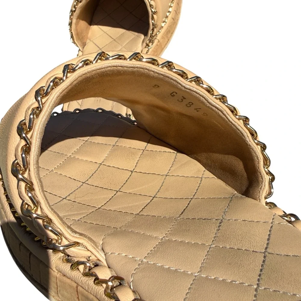 Chanel CC Chain Trim Quilted Slide Sandals Beige Leather Platform Size 41 Italy - Picture 9 of 15